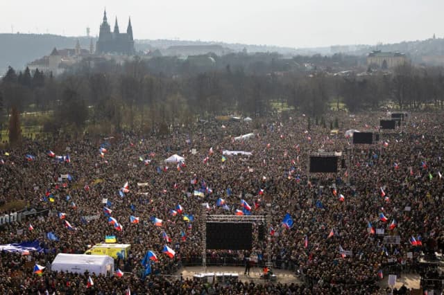 Tens of thousands of demonstrators fill Letná Plain in Prague during an anti-government protest on March 21, 2026. Photo: Michal Turek/AP