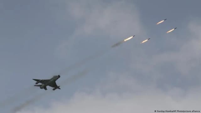 Military aircraft in Nigeria after reports of a deadly strike near Jilli market in Yobe state